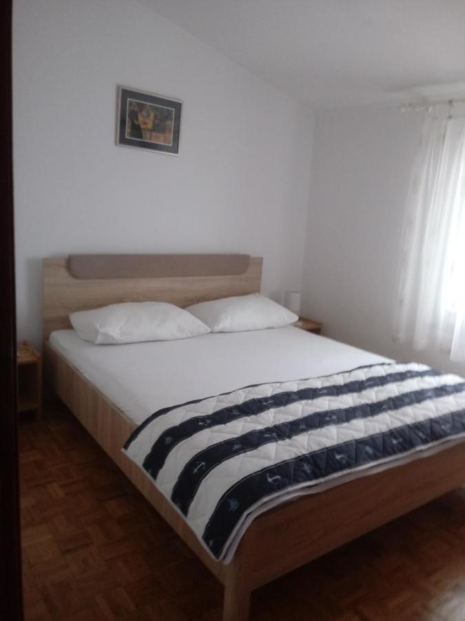 Apartmani Dokoza Vir Exteriör bild