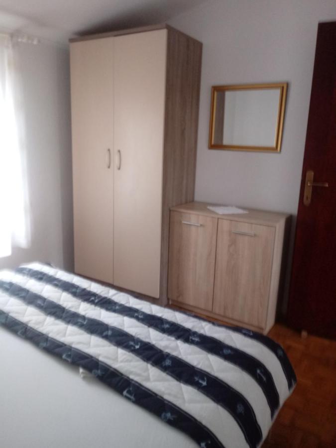 Apartmani Dokoza Vir Exteriör bild