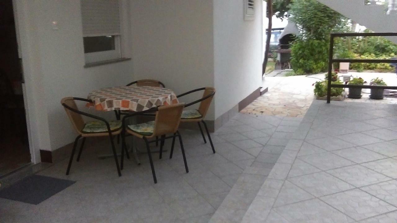 Apartmani Dokoza Vir Exteriör bild