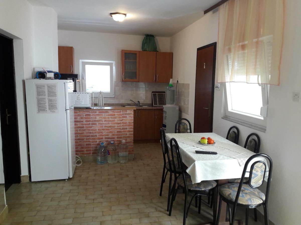 Apartmani Dokoza Vir Exteriör bild
