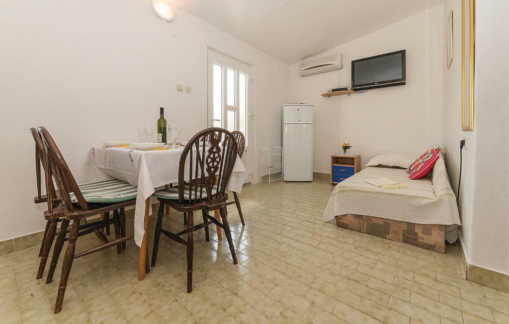 Apartmani Dokoza Vir Exteriör bild
